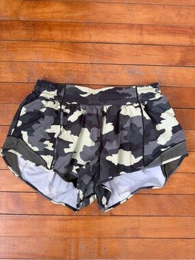 Lululemon Hotty Hot Low Rise 2.5’